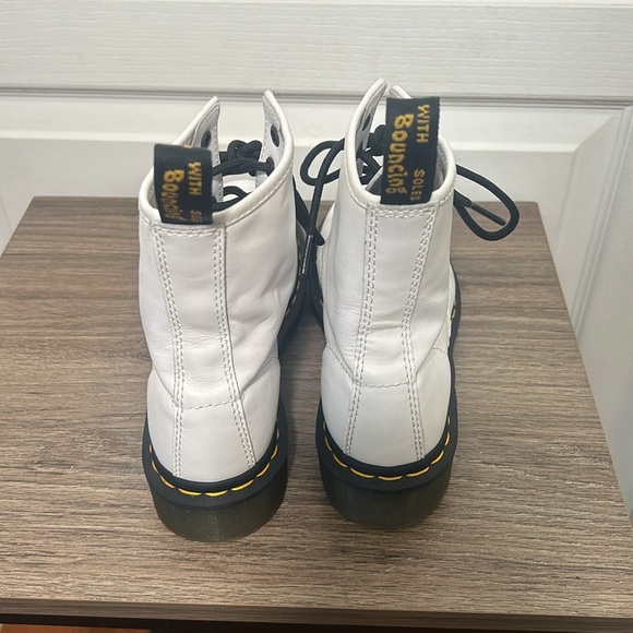 DR MARTENS WOMEN 1460 white leather LACED IN SIZE 6 - Picture 3 of 10